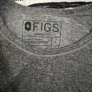 FIGS Salta Seamless Long Sleeve Underscrub Shirt in Graphite, Size L